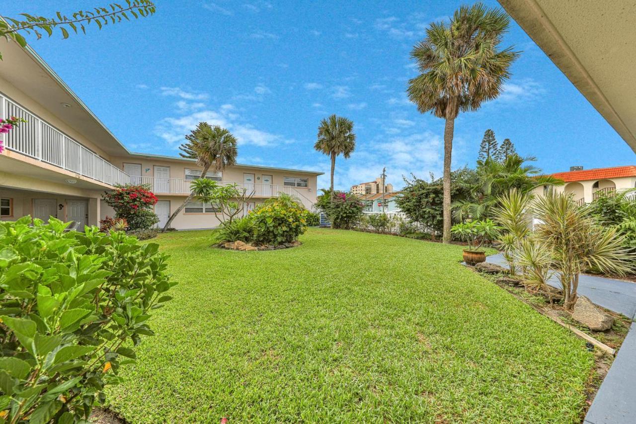 Brista Del Mar Condos Cape Canaveral Room photo